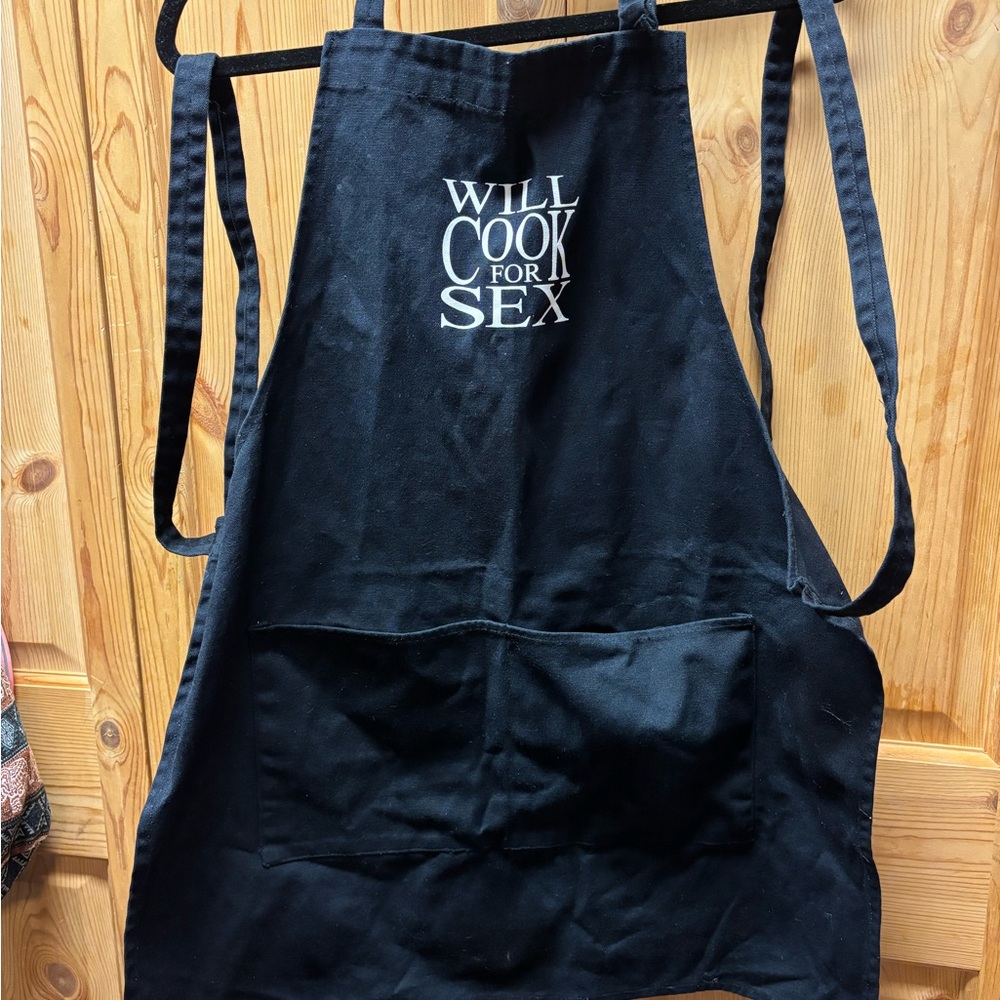 Black Novelty Apron with "Will Cook For Sex" Graphic (great gift for a Stagette)